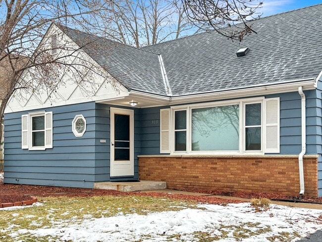 303 Monroe Ave S in Hopkins, MN - Building Photo - Building Photo