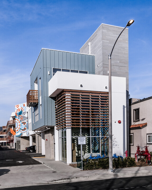 Casa Querencia Apartments in Santa Ana, CA - Building Photo