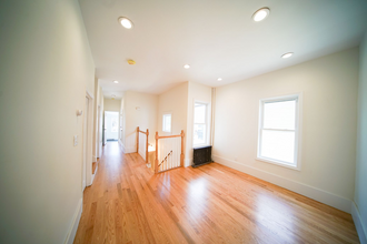 48 Cameron Ave, Unit 5-bed 2-bath in Somerville, MA - Building Photo - Building Photo