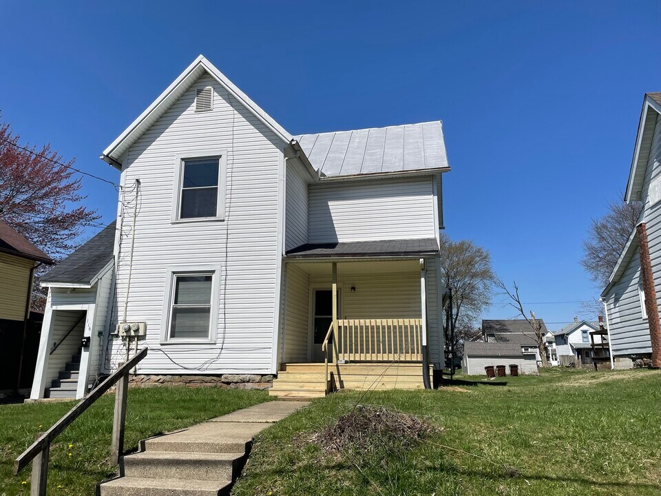 116 W Blanche St, Unit 2 in Mansfield, OH - Building Photo