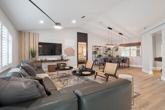 6 Clinton Ct N in Palm Coast, FL - Foto de edificio - Building Photo