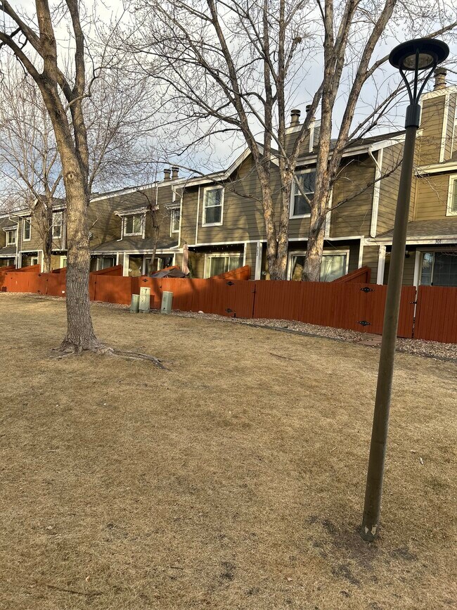 7476 E Arkansas Ave, Unit 302 in Denver, CO - Building Photo - Building Photo