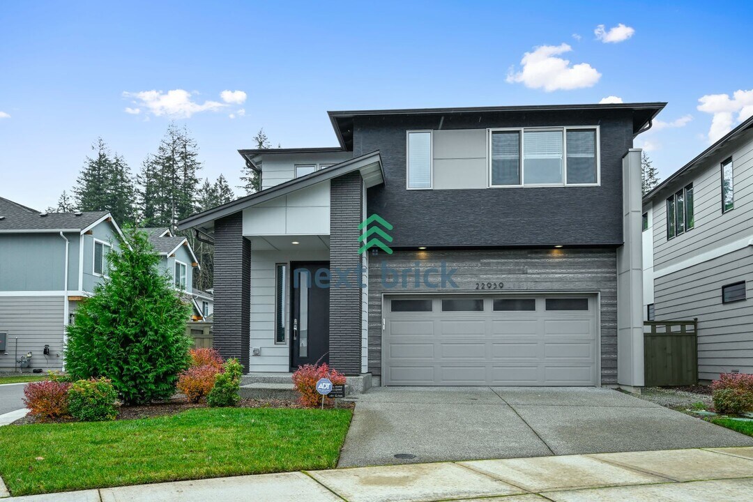 22939 Poplar Ave SE in Black Diamond, WA - Building Photo