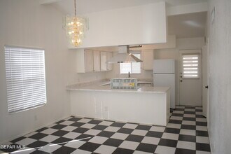 3545 E Glen Dr in El Paso, TX - Foto de edificio - Building Photo