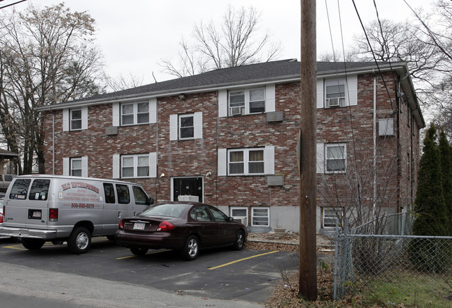 38 W Elm Ter in Brockton, MA - Building Photo - Building Photo