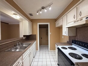 2327 33rd St in Lubbock, TX - Building Photo - Building Photo