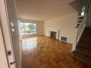 63 Eastgate Dr in Daly City, CA - Building Photo - Building Photo