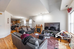 1720 W Beach Ave, Unit 2 in Chicago, IL - Building Photo