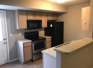 3902 Snowy Owl Dr in Columbia, MO - Foto de edificio - Building Photo