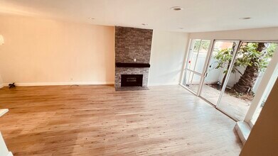 17836 Magnolia Blvd in Encino, CA - Building Photo - Building Photo