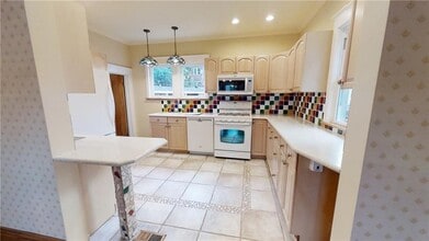 1086 Harvard St in Rochester, NY - Building Photo - Building Photo