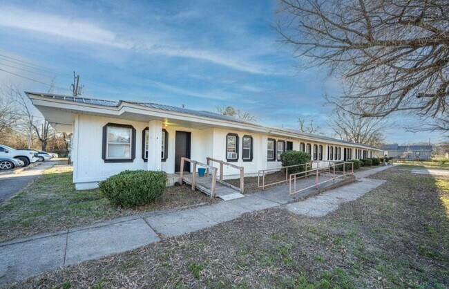 106 S Davis St, Unit 1A in New Boston, TX - Building Photo - Building Photo