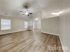 428 Glencroft Dr in Wingate, NC - Foto de edificio - Building Photo