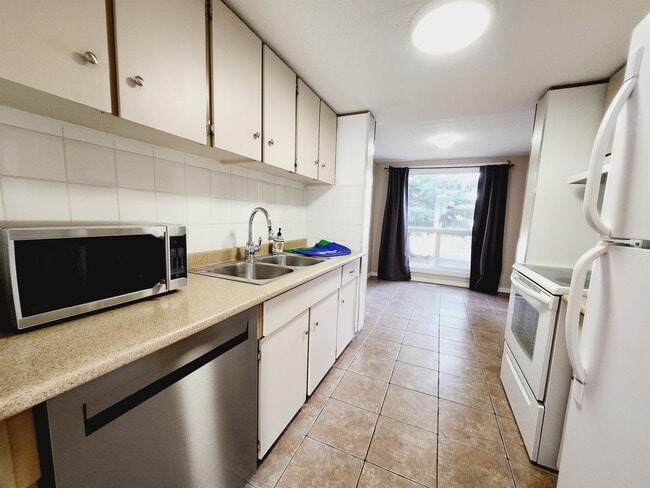 237 Grandin Village in St. Albert, AB - Building Photo - Building Photo