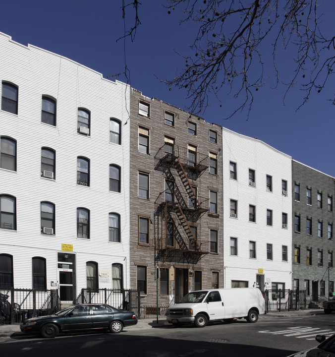 179 maujer in Brooklyn, NY - Building Photo