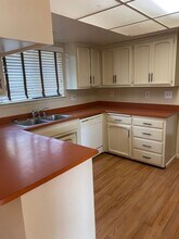 2583 Rainbow Ln in Redding, CA - Building Photo - Building Photo