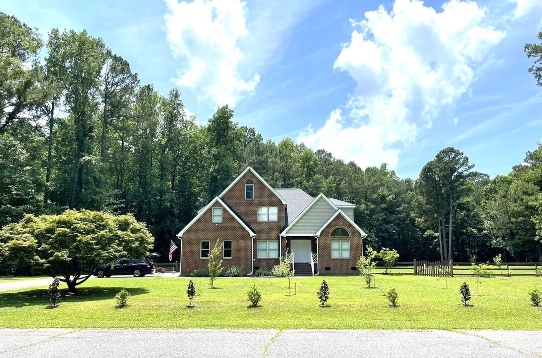 2320 Woodhurst Ln in Chesapeake, VA - Building Photo