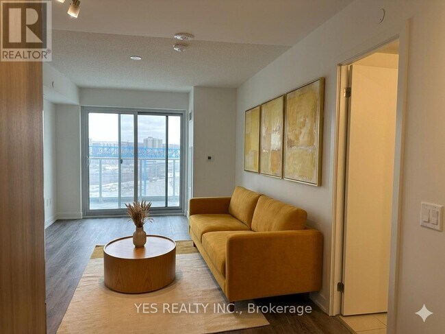 1010 Sandy Beach Rd in Pickering, ON - Building Photo - Building Photo