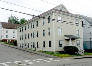 248 Cross St in Gardner, MA - Foto de edificio