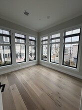 157 Everett St, Unit 203 in Boston, MA - Building Photo - Building Photo