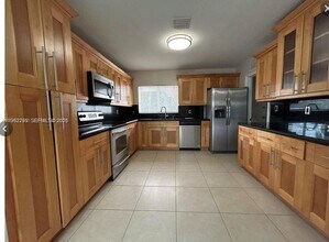 8791 SW 87th St in Miami, FL - Building Photo - Building Photo