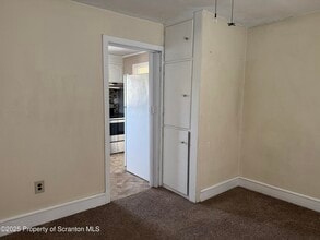 637 Sherwood Ave in Dunmore, PA - Building Photo - Building Photo