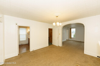 280 4th Ave-Unit -2 in Troy, NY - Foto de edificio - Building Photo