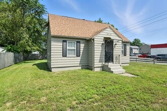 1118 Boston Rd in Springfield, MA - Building Photo - Building Photo