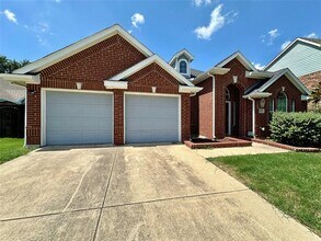 1529 Turning Leaf Ln in Garland, TX - Building Photo - Building Photo