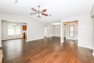 3834 Olympic Ln in Jacksonville, FL - Foto de edificio - Building Photo