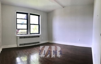 245 Hawthorne St in Brooklyn, NY - Building Photo - Floor Plan