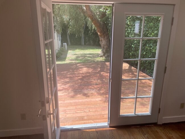 property at 1523 Carmona Ave