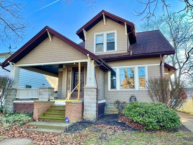 property at 1041 W 10th St