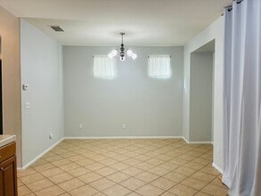 200 Penhow Cir in Sacramento, CA - Foto de edificio - Building Photo