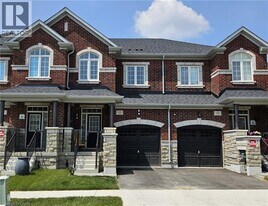 11 Gledhill Crescent in Cambridge, ON - Building Photo