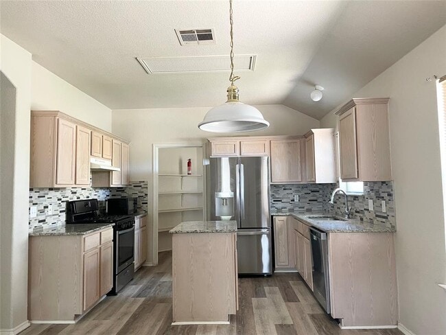 property at 1506 Amarylis Dr