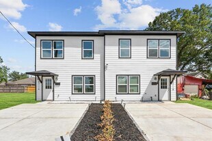 4511 Reed Rd in Houston, TX - Building Photo