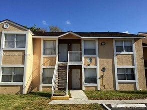 8106 SW 21st Ct in Miramar, FL - Building Photo - Building Photo