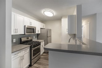 Willow Grove Apartment Homes in Danbury, CT - Building Photo - Building Photo