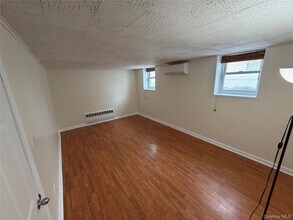 95-05 165th Ave in Queens, NY - Building Photo - Building Photo