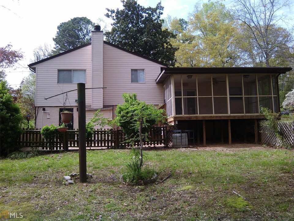 6492 King George Way in Morrow, GA - Building Photo