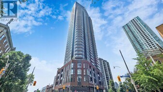 159 Wellesley St E in Toronto, ON - Building Photo
