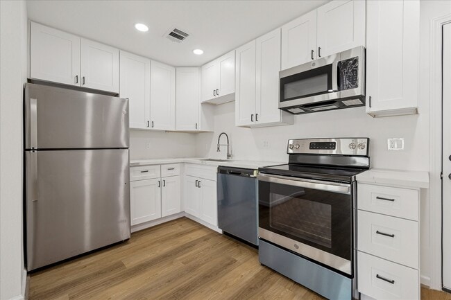 9913 Porto Rico Rd in Houston, TX - Building Photo - Building Photo