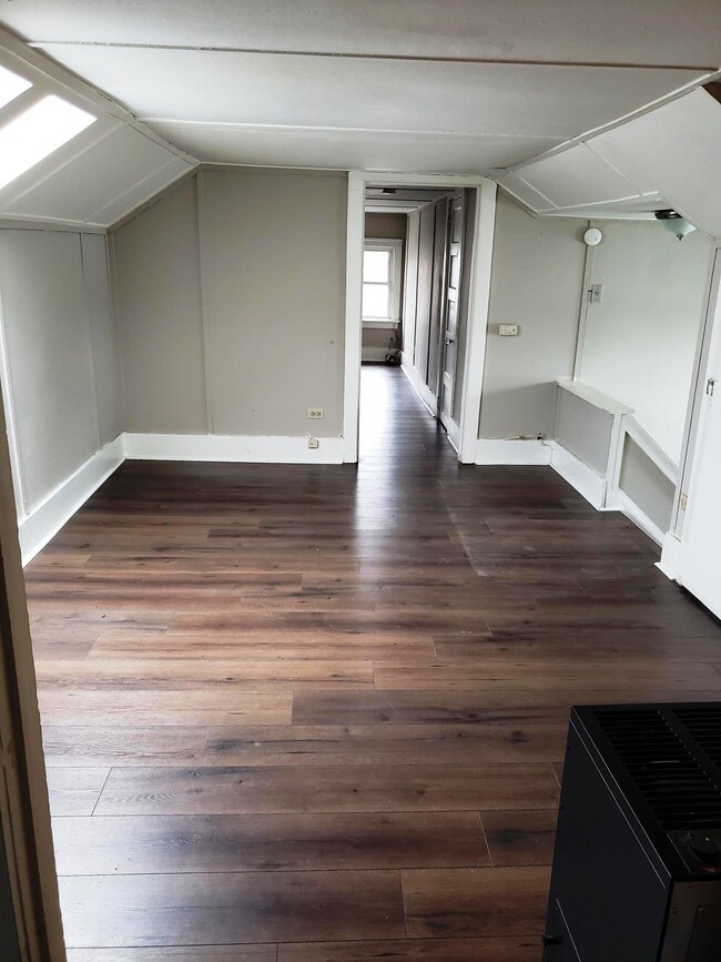 3055 Delaware Ave, Unit 4