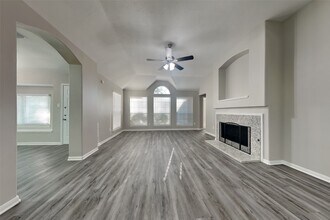 90 S Dreamweaver Cir in Spring, TX - Foto de edificio - Building Photo