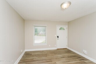 10901 Altsheler Pl in Louisville, KY - Building Photo - Building Photo