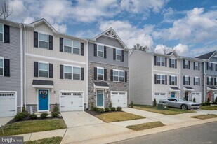 7263 Congressional Cir in Ruther Glen, VA - Building Photo