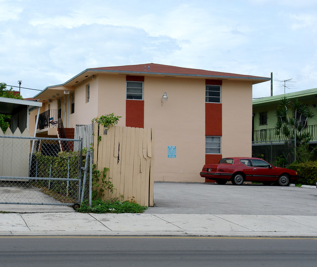 520 SW 7th St in Miami, FL - Building Photo - Building Photo