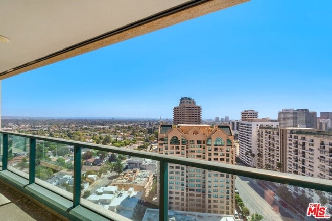 property at 10490 Wilshire Blvd