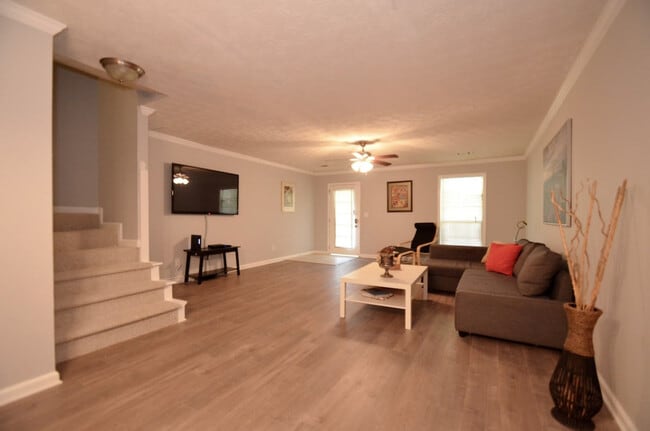 property at 846 Park Pl NE